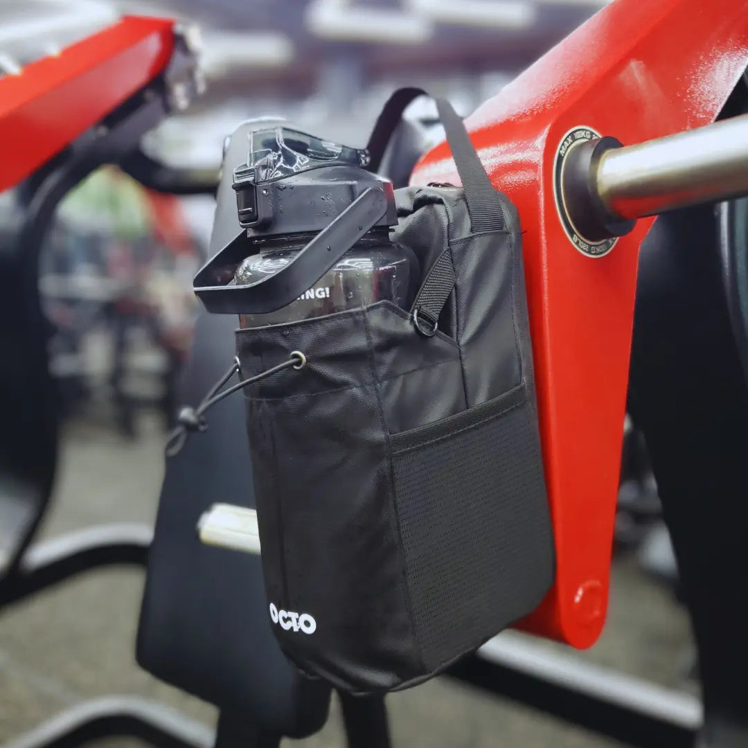 MagnetPack™ magnetic gym bag keeps your phone safe, clean, and easy to reach.